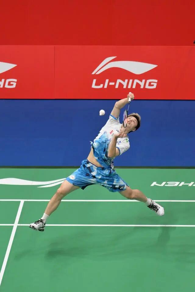 禁区内推射 禁区内推射