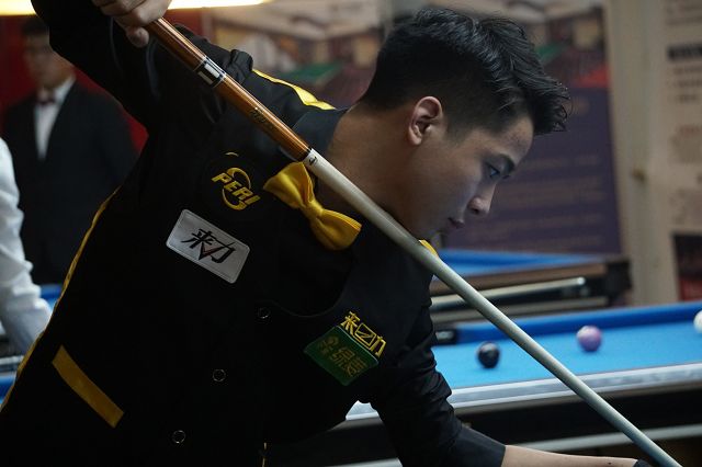 在主场比赛 在主场比赛