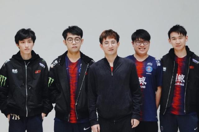 本届老年人 本届老年人