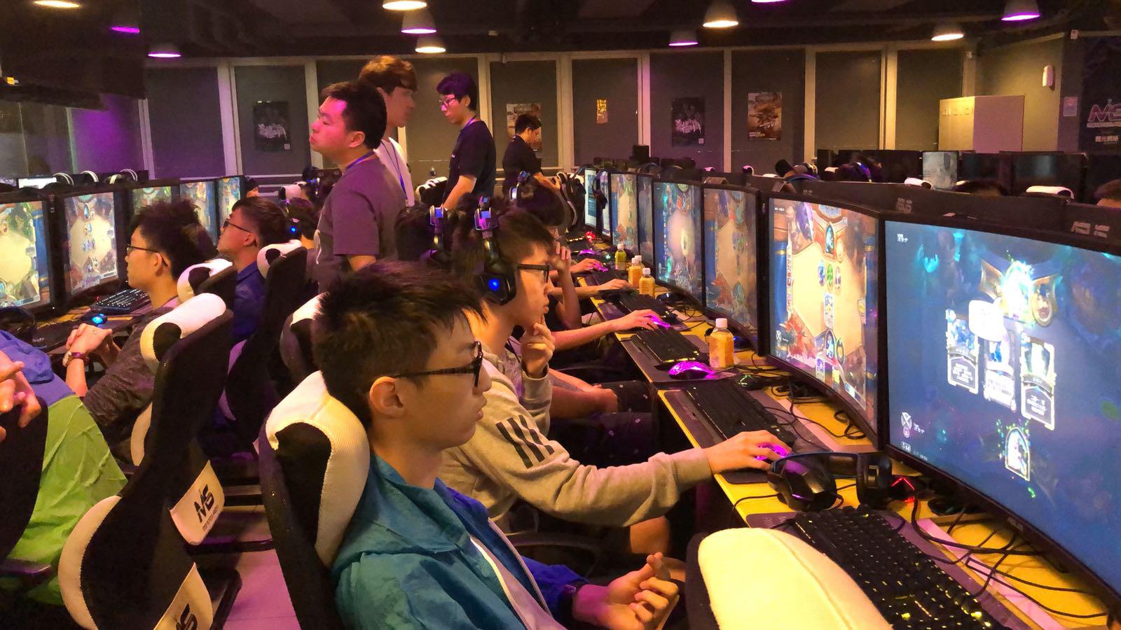 反观魔术队 反观魔术队